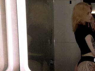 Ερωτική συνομιλία μέσω βίντεο TgGlowwowy