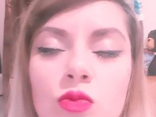 Ερωτική συνομιλία μέσω βίντεο XLiaXxx