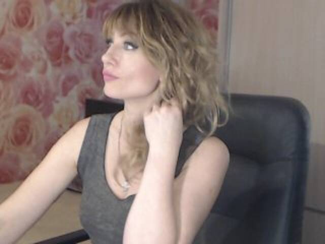 Εκπομπές οθόνης RrredQueen