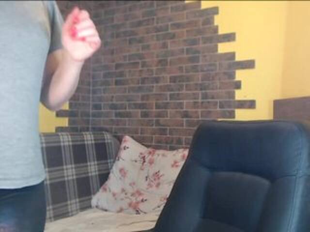 Εκπομπές οθόνης RrredQueen