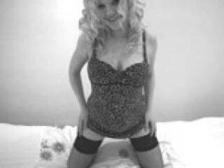 Ερωτική συνομιλία μέσω βίντεο xmaryxmagik