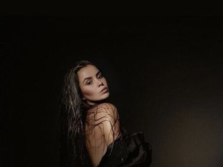 Ερωτική συνομιλία μέσω βίντεο LolaSexxx