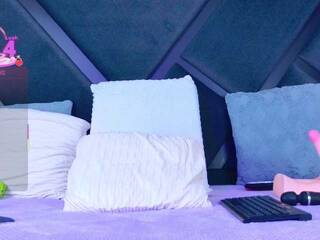 Ερωτική συνομιλία μέσω βίντεο YesyHills