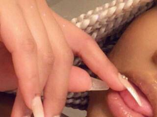 Ερωτική συνομιλία μέσω βίντεο Yiauana