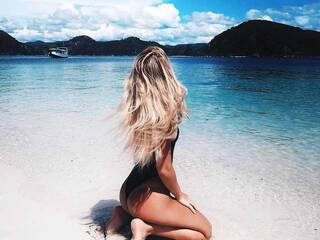 Ερωτική συνομιλία μέσω βίντεο Your-teacher-1