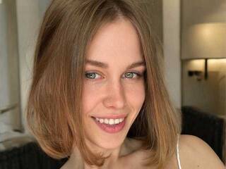 Ερωτική συνομιλία μέσω βίντεο YourJuly