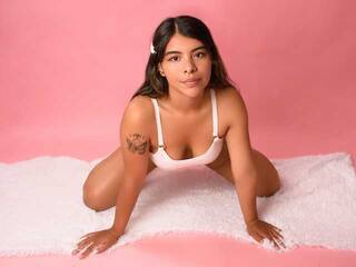 Ερωτική συνομιλία μέσω βίντεο YvonneCollins