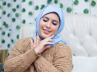 Ερωτική συνομιλία μέσω βίντεο Zahida-