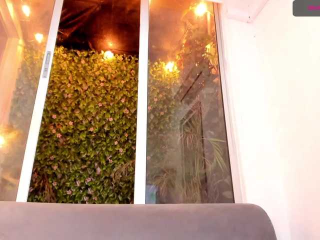 Εκπομπές οθόνης ZoeHill