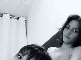 Ερωτική συνομιλία μέσω βίντεο zoemely