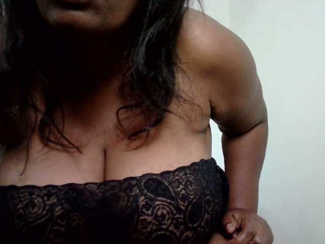 Φωτογραφίες Zulay111 play with my boobs and pussy. Squirt Show. #mature #squirt #new #bigboobs